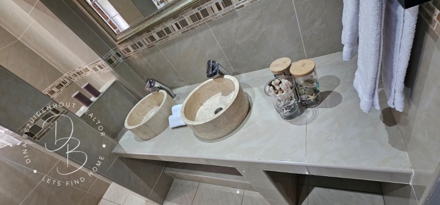 To Let 7 Bedroom Property for Rent in Safari Gardens North West